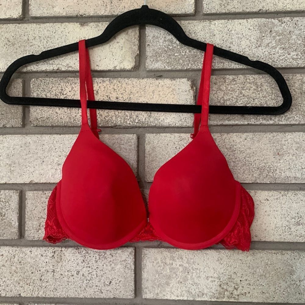 3for$20 bra has underwire 34C
